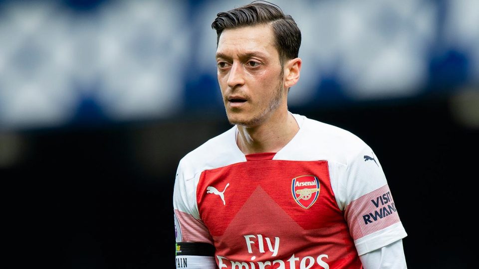 Mesut Özil’in ağabeyinden F.Bahçe paylaşımı