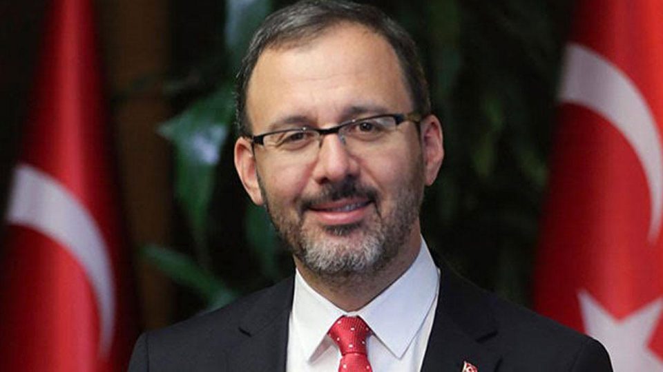 Bakan Kasapoğlu’ndan milli sporcu Suzan Çevik’e tebrik
