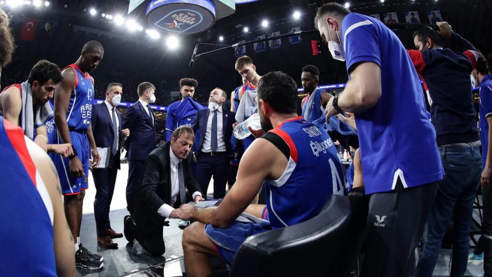 Anadolu Efes Avrupa kupalarında 745. maçında