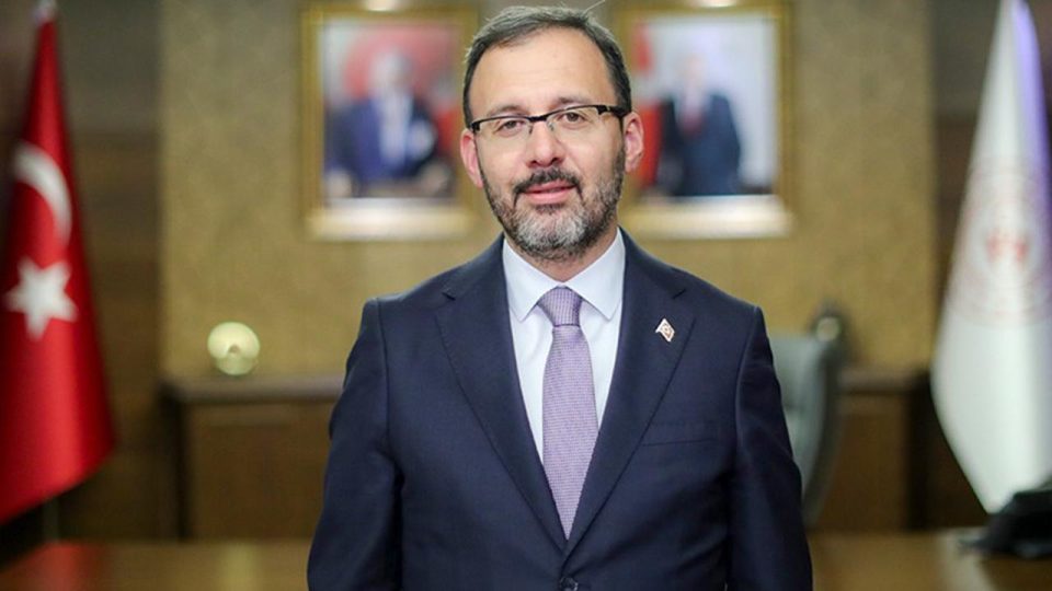 Bakan Kasapoğlu’ndan Türkiye Yarış Takımı’na tebrik