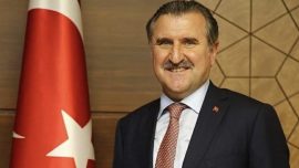 Bakan Osman Aşkın Bak'tan milli sporculara tebrik etti